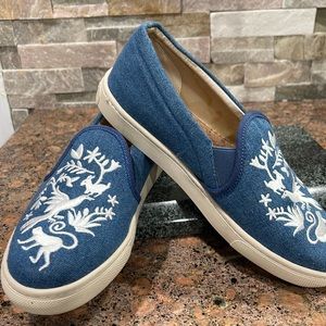 Beautiful slip on Soludos